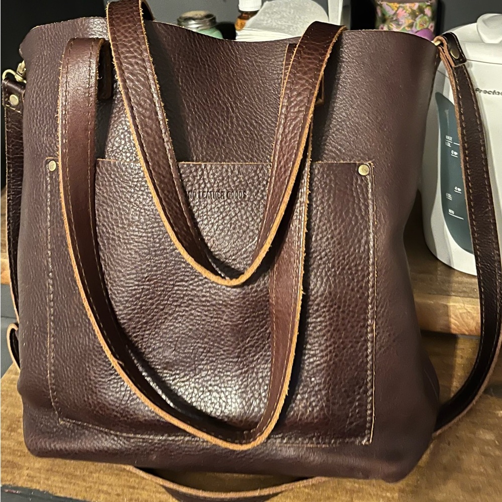 Portland Leather Crossbody Tote